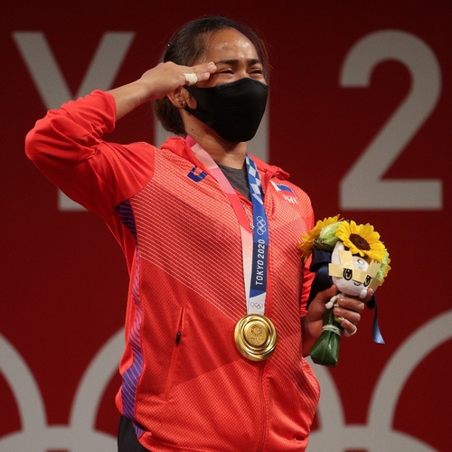恭賀賴醫師的患者Hidilyn Diaz奪得菲律賓首面奧運金牌